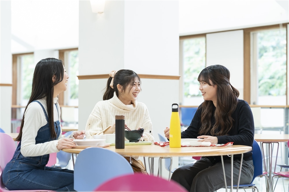 ＜無料体験＞安くて美味しいと学生に人気の学食メニューを食べてみてください♪